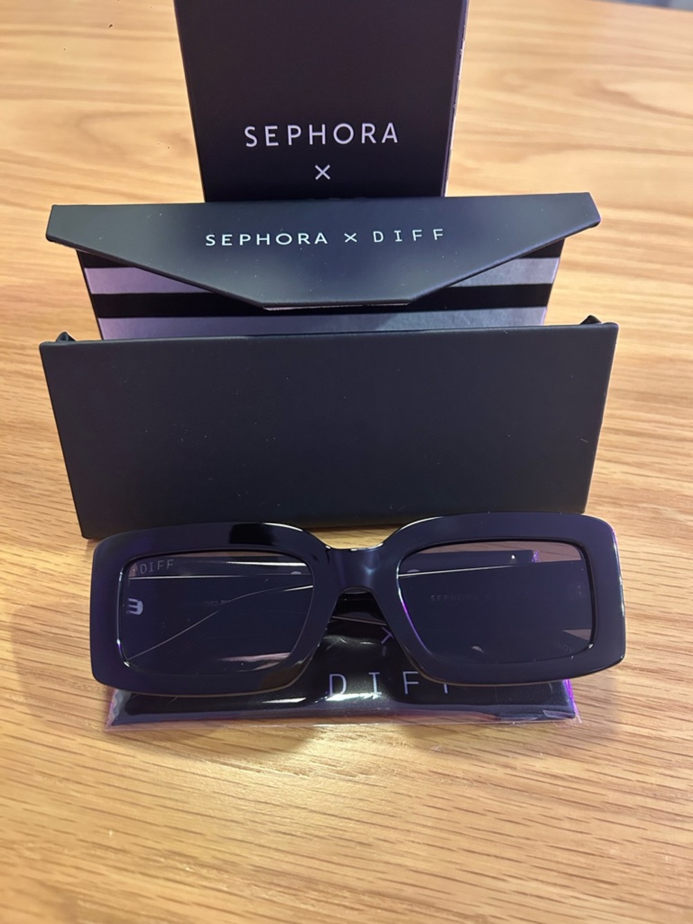 Sephora x DIFF Black Rectangular Sunglasses NIB